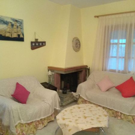 パラリア・ディオニショウ Family Seaside House In Mouriesヴィラ エクステリア 写真