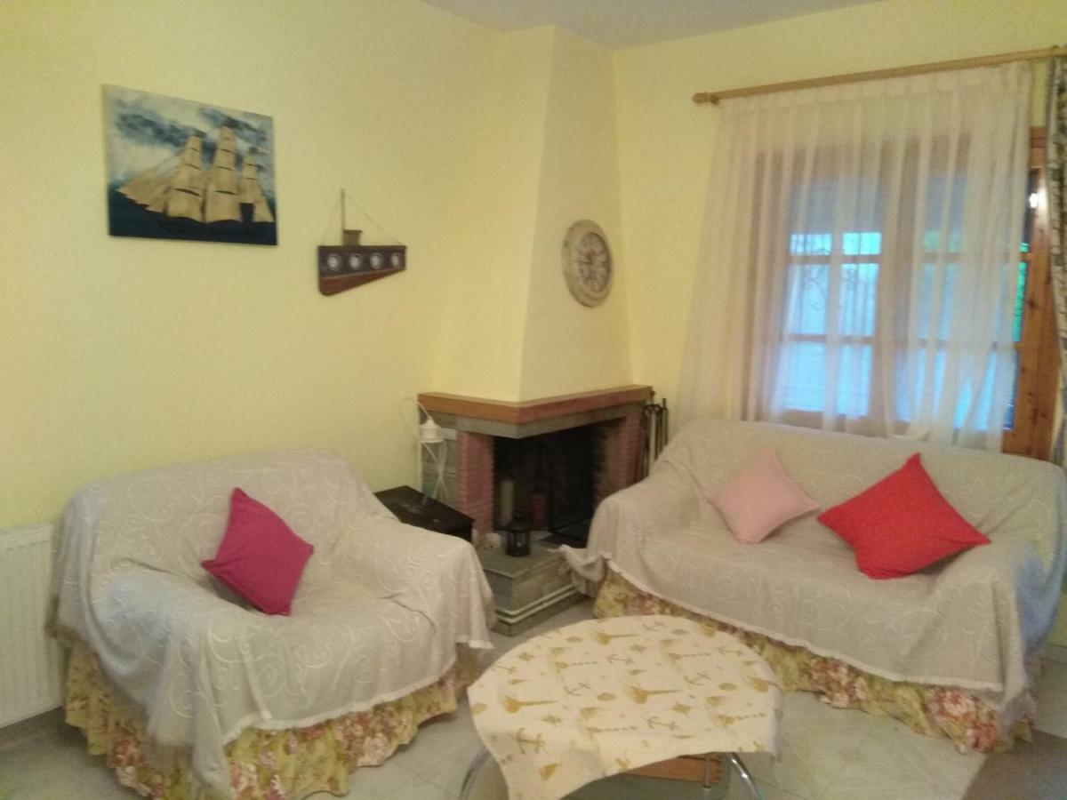 パラリア・ディオニショウ Family Seaside House In Mouriesヴィラ エクステリア 写真