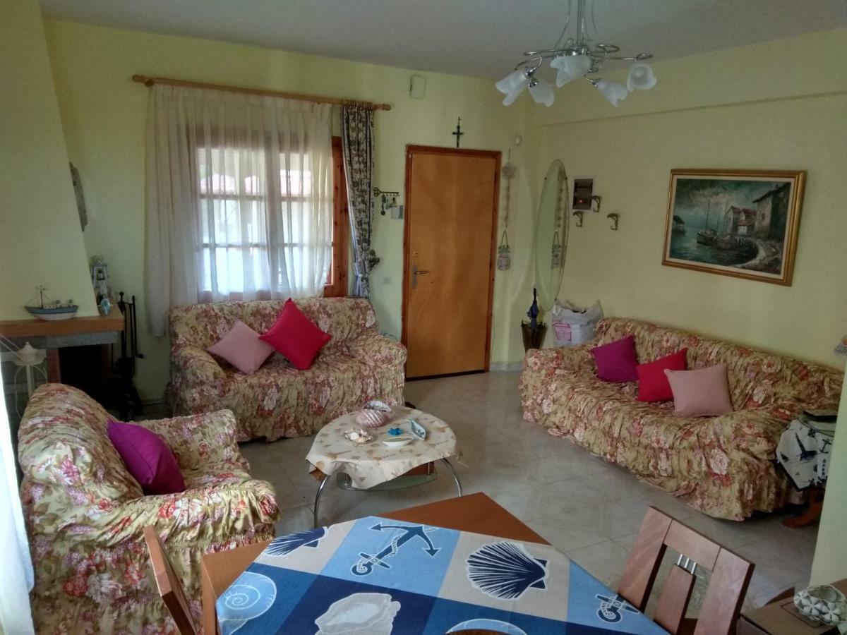 パラリア・ディオニショウ Family Seaside House In Mouriesヴィラ エクステリア 写真